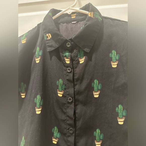 Cactus cap sleeve button up - Picture 3 of 10
